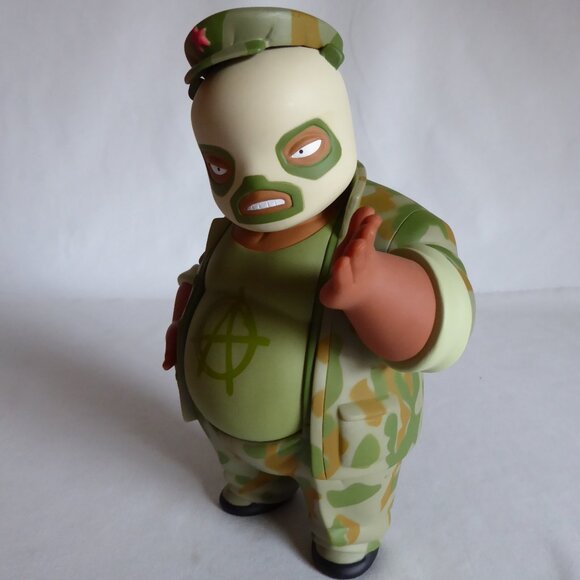 NEW 2007 MUTTPOP LUCHA LIBRE EL PANDA CAMO ED. FRANK KOZIK SIGNED DESIGNER VINYL - Picture 10 of 16